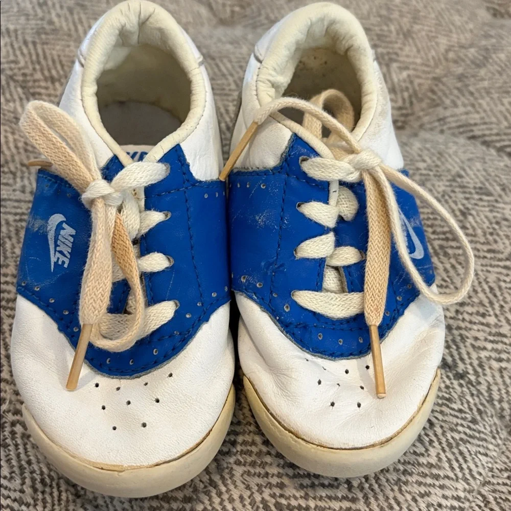 Vintage Nike toddler shoes size 5
